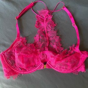 Victoria’s Secret racer back semi bra